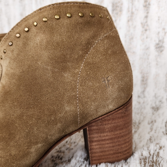 Frye "Nora" Studded Ankle Boots Short Tan Suede Block Heeled | Women's Size 8B - Picture 10 of 14